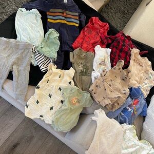 Lot #5 baby boy clothes 0-3 months
